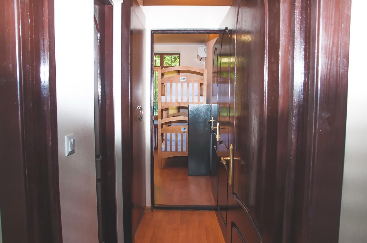 Globus Hostel Kijów Zewnętrze zdjęcie